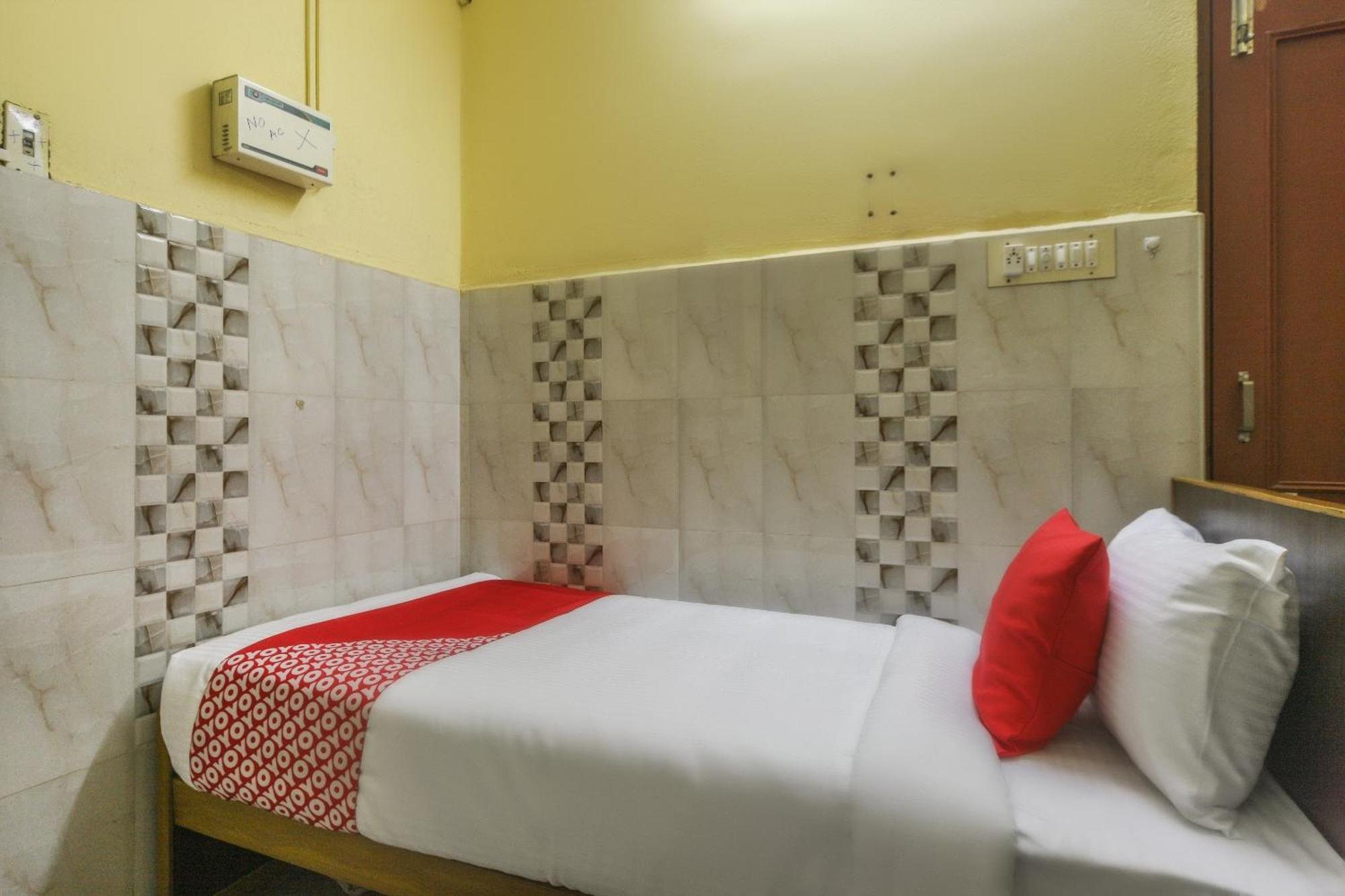 Oyo Modern Guest House Chennai Exterior photo