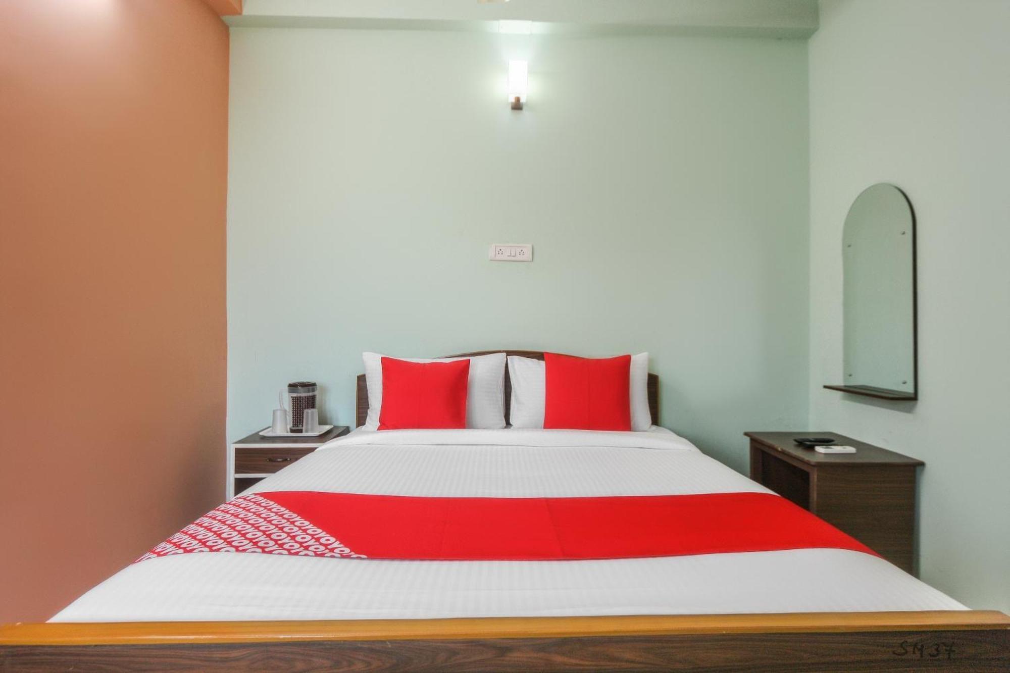Oyo Modern Guest House Chennai Exterior photo