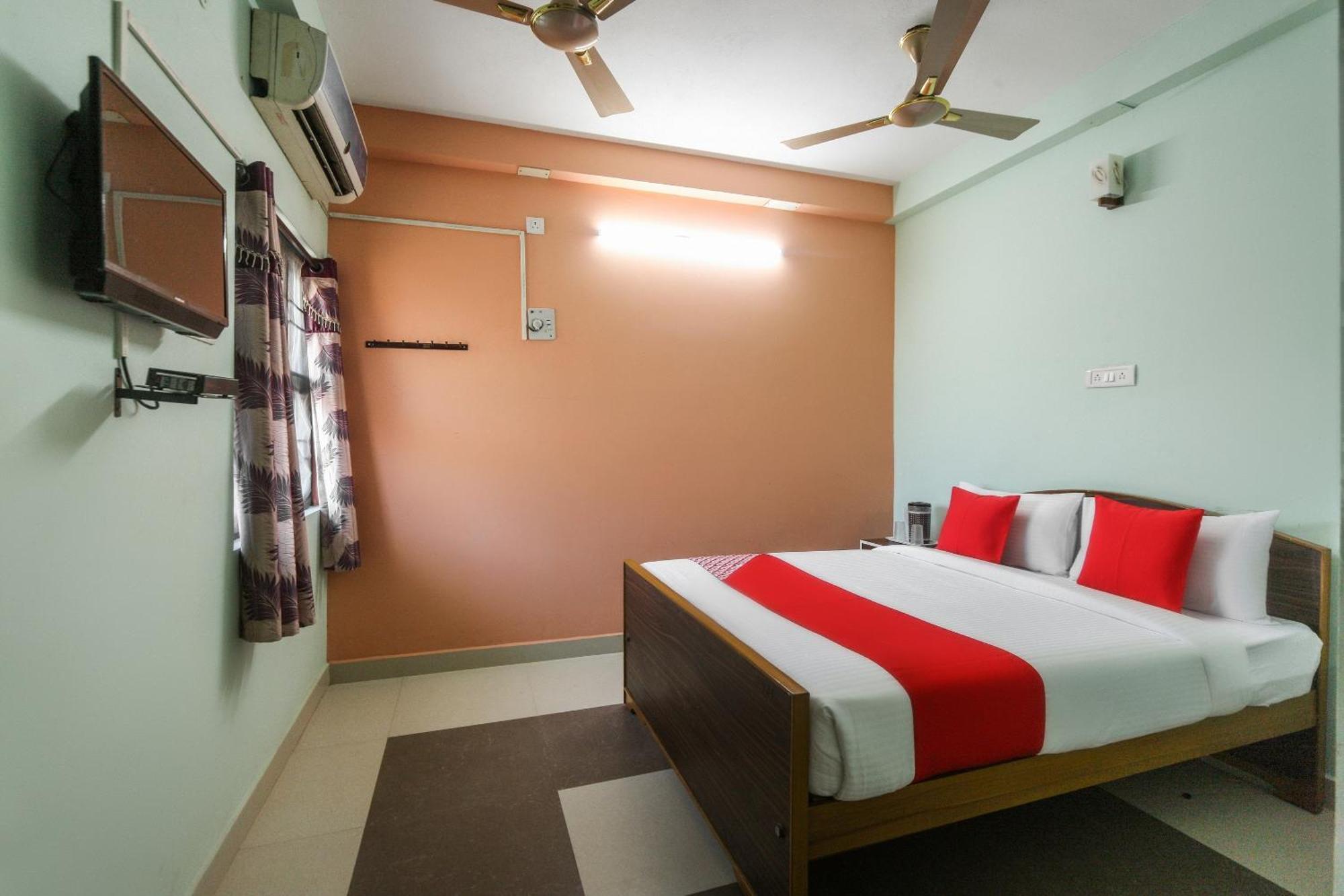 Oyo Modern Guest House Chennai Exterior photo