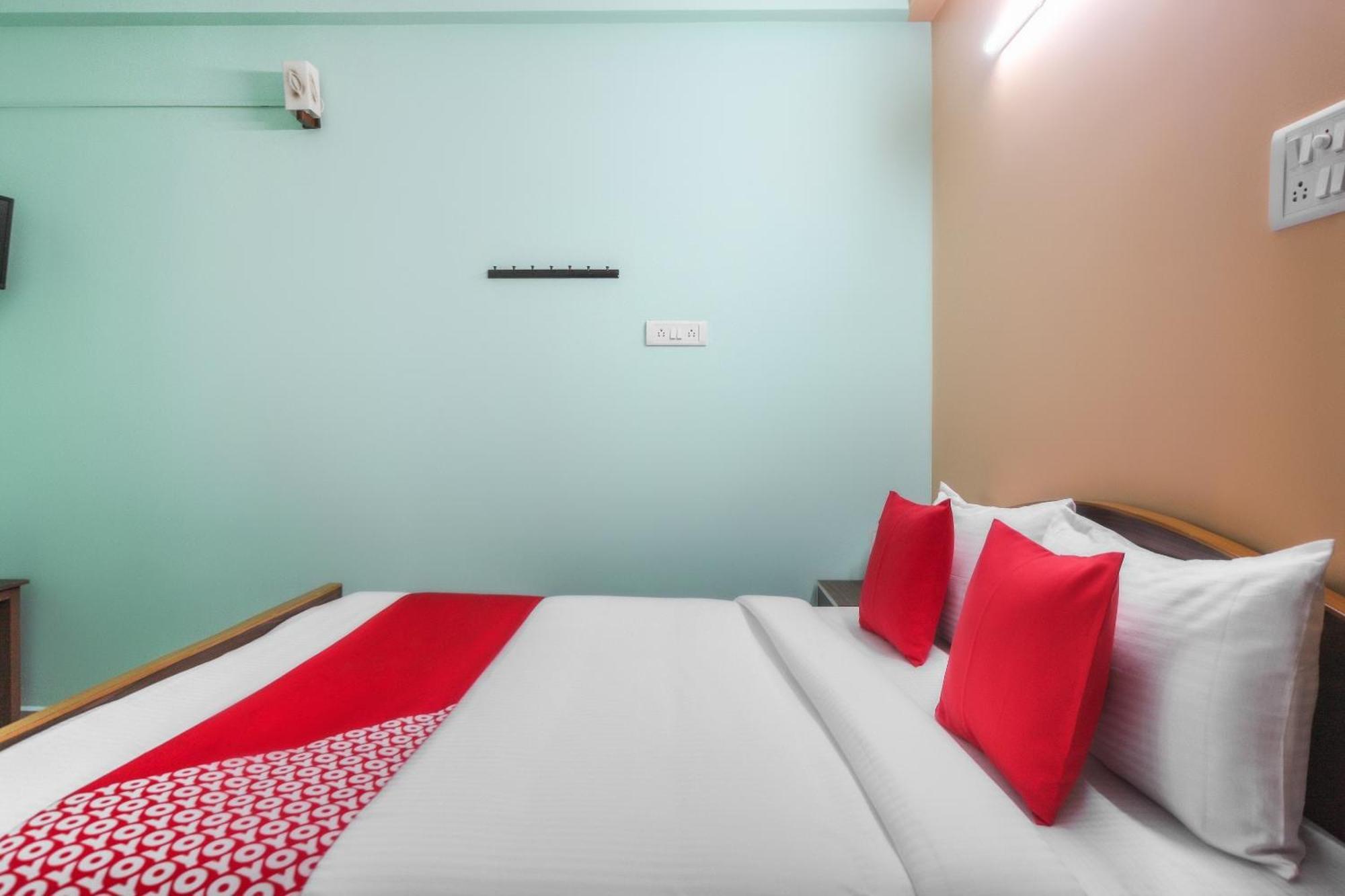 Oyo Modern Guest House Chennai Exterior photo