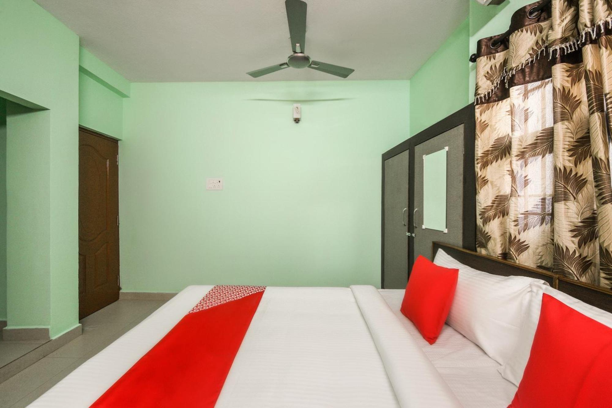 Oyo Modern Guest House Chennai Exterior photo