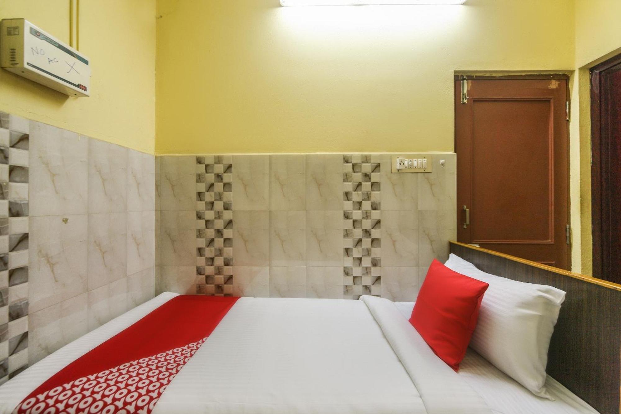Oyo Modern Guest House Chennai Exterior photo