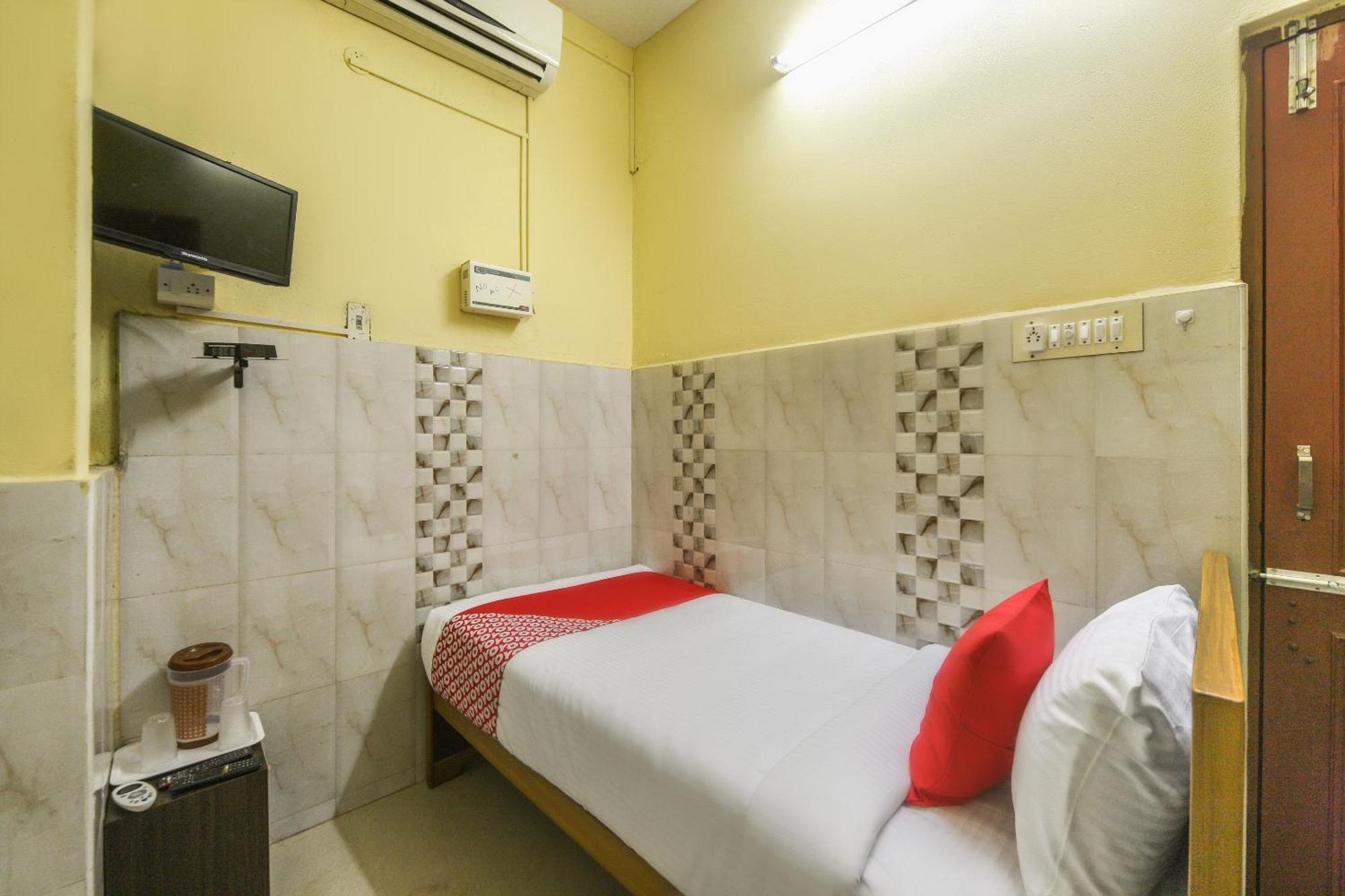Oyo Modern Guest House Chennai Exterior photo