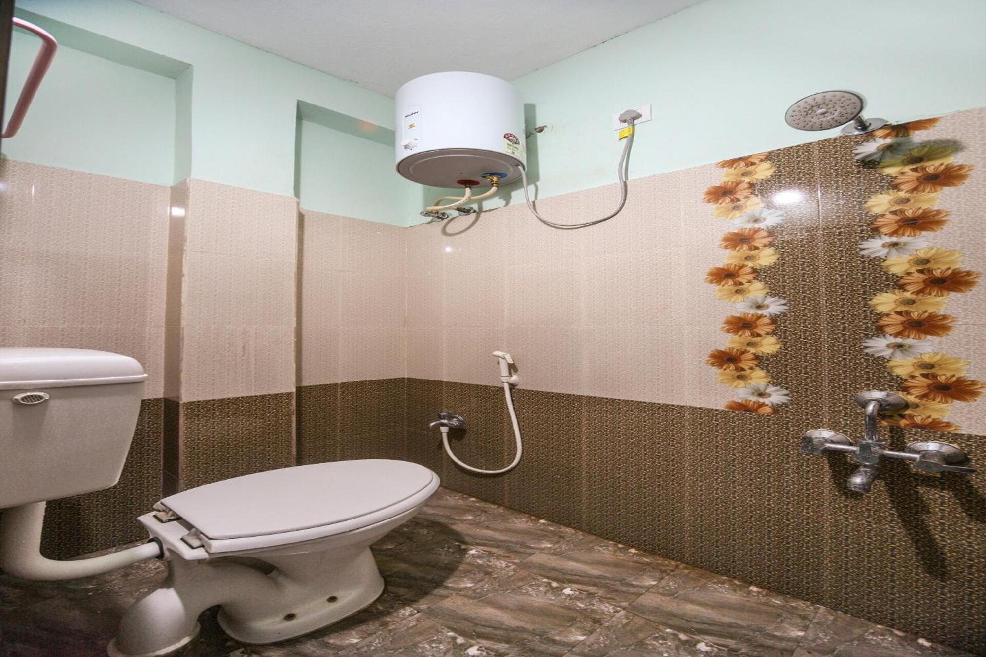 Oyo Modern Guest House Chennai Exterior photo